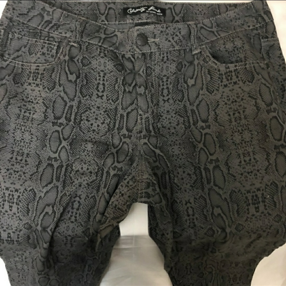 Snakeskin Celebrity Pink 16